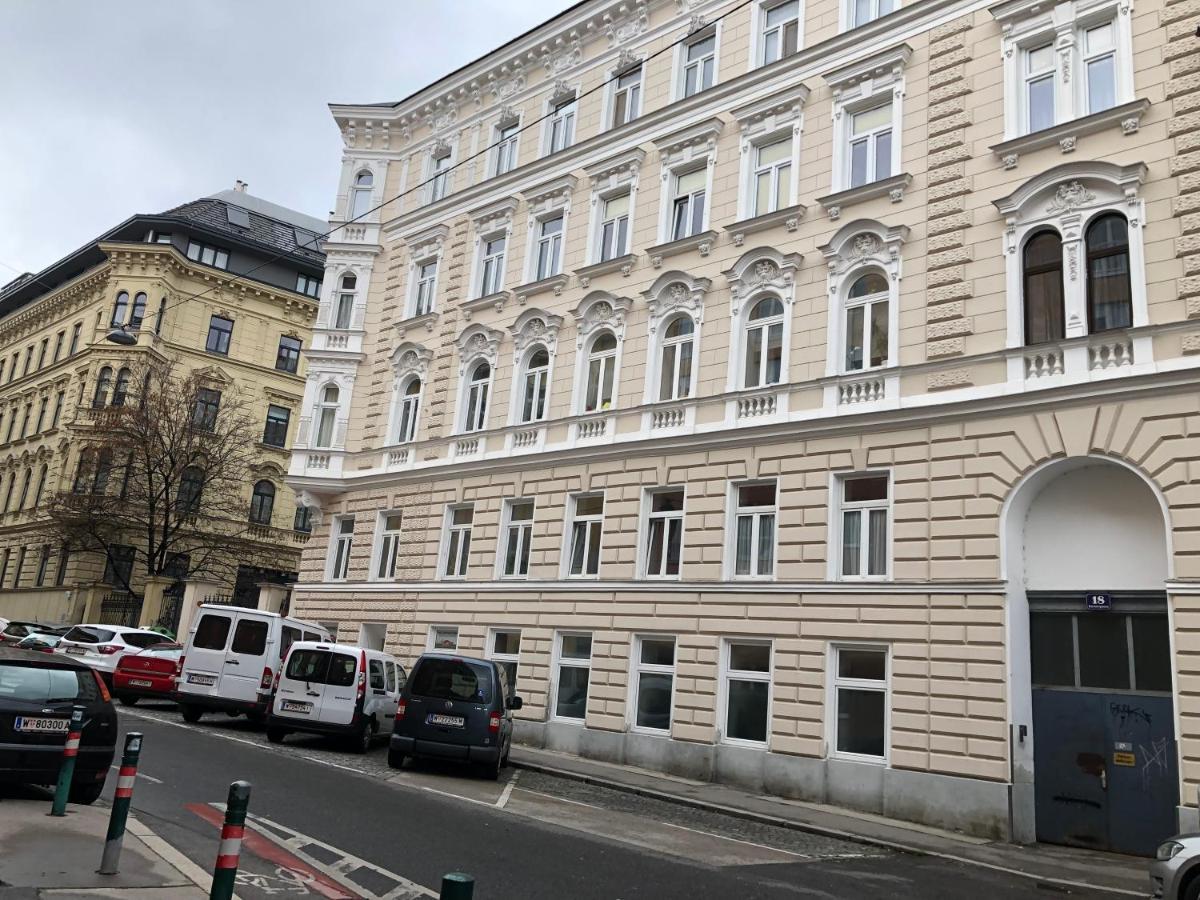 Bonbon Apartment Wina Bagian luar foto