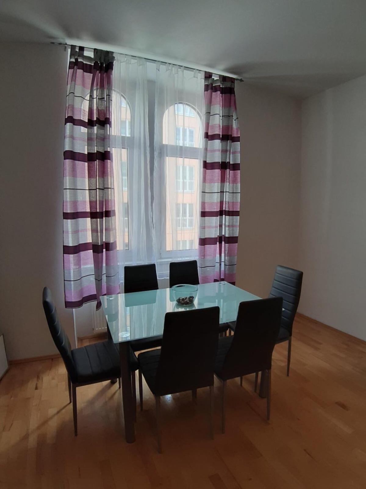 Bonbon Apartment Wina Bagian luar foto