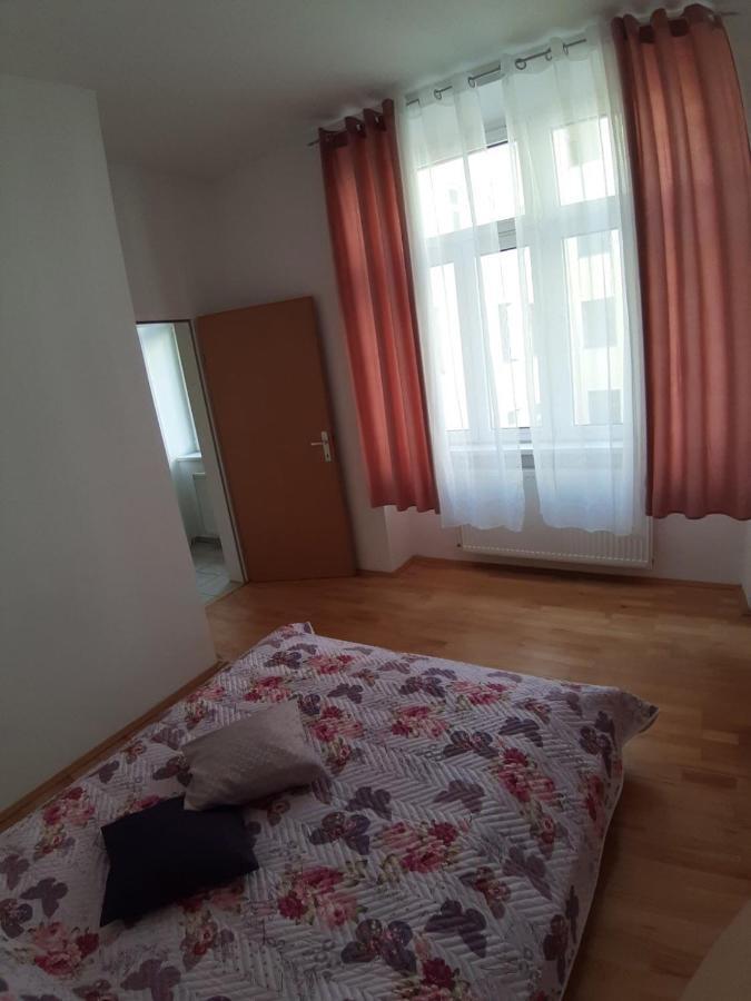 Bonbon Apartment Wina Bagian luar foto