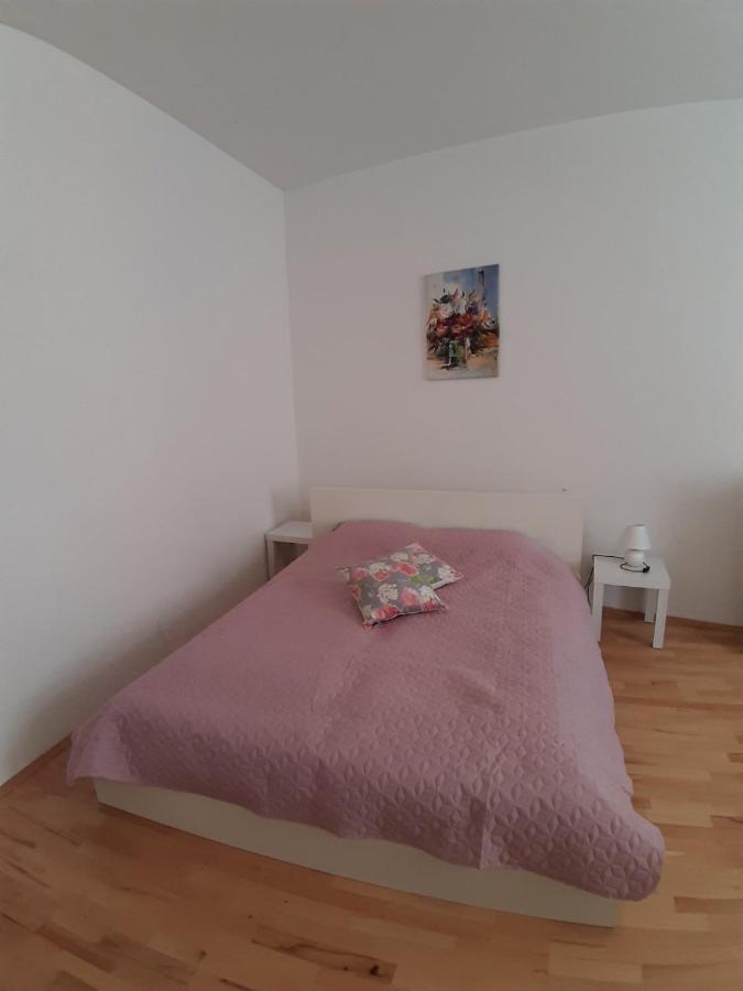 Bonbon Apartment Wina Bagian luar foto