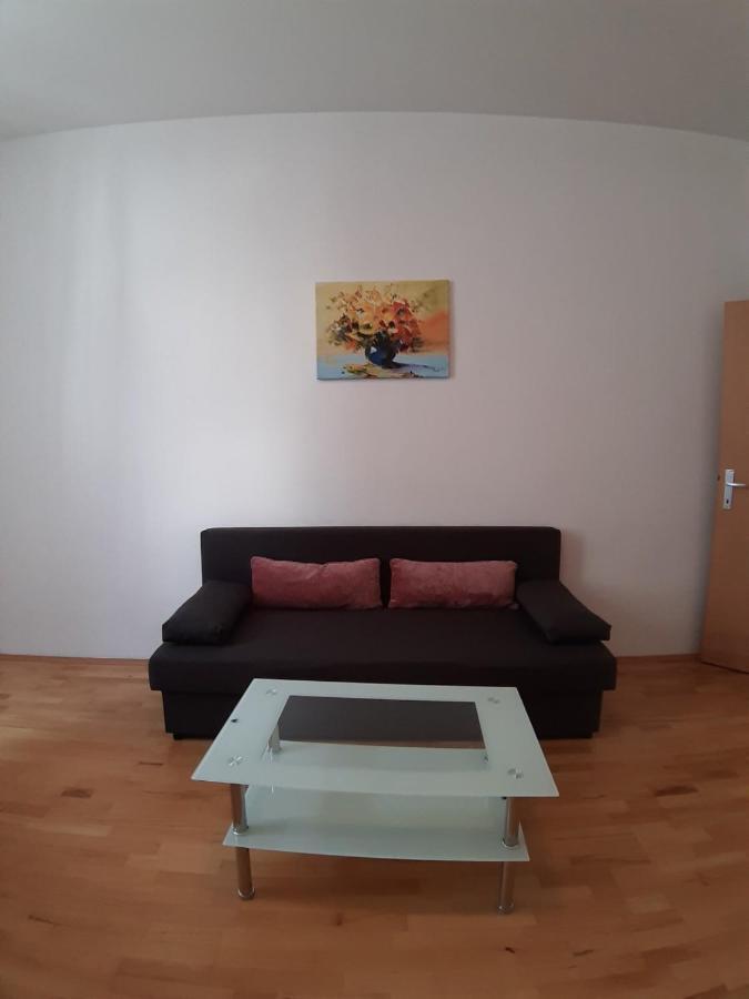 Bonbon Apartment Wina Bagian luar foto